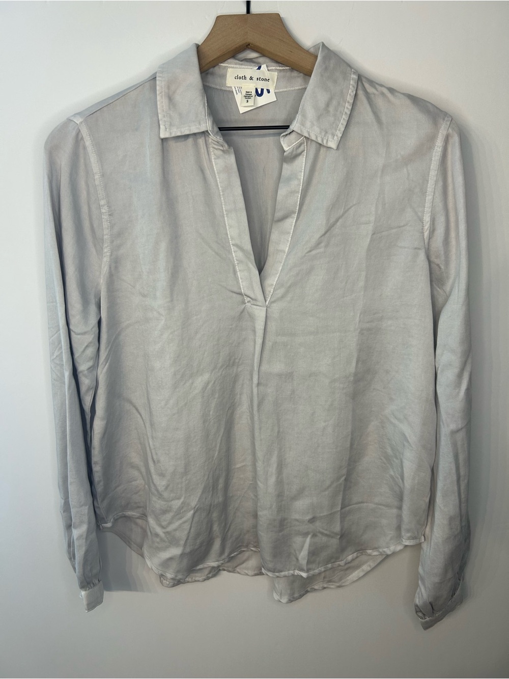 *NWT* Cloth & Stone Women’s Gray Long-Sleeve Henley Blouse, Size Small - Picture 5 of 12